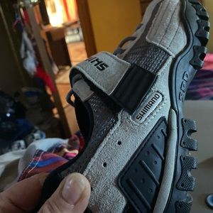 Shimano Men’s 7 SPD Cycling Shoes Gray Black SH-MT40WL Hook Fasteners EU 40